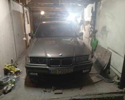 Серый БМВ 3 Серия, объемом двигателя 1.8 л и пробегом 200 тыс. км за 3000 $, фото 1 на Automoto.ua