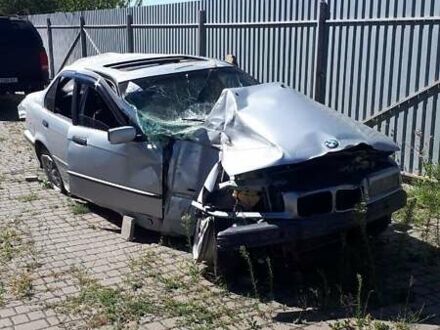 Сірий БМВ 3 Серія, об'ємом двигуна 1.8 л та пробігом 1 тис. км за 800 $, фото 1 на Automoto.ua