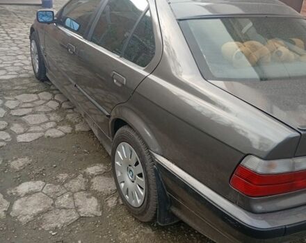 Серый БМВ 3 Серия, объемом двигателя 1.8 л и пробегом 300 тыс. км за 3000 $, фото 1 на Automoto.ua