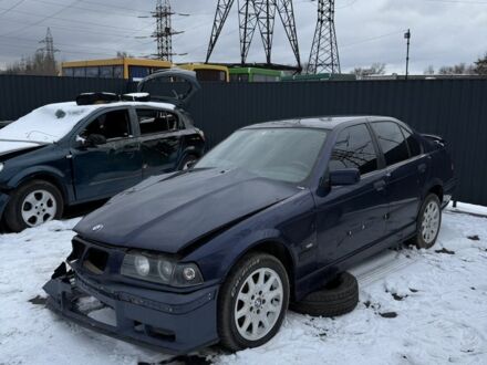 Серый БМВ 3 Серия, объемом двигателя 2 л и пробегом 300 тыс. км за 999 $, фото 1 на Automoto.ua