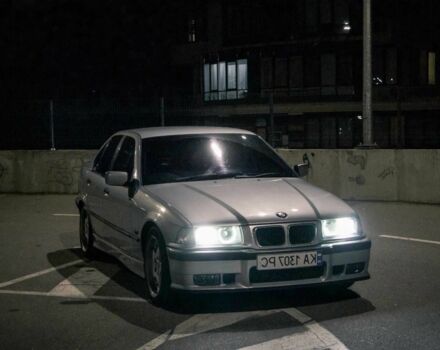 Серый БМВ 3 Серия, объемом двигателя 2.5 л и пробегом 300 тыс. км за 6200 $, фото 1 на Automoto.ua