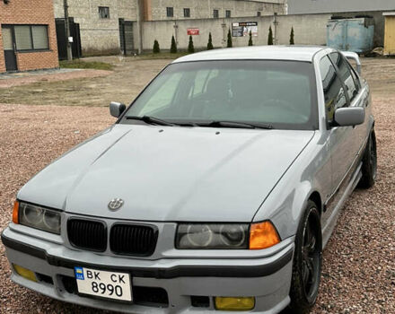 Серый БМВ 3 Серия, объемом двигателя 2.8 л и пробегом 333 тыс. км за 5900 $, фото 1 на Automoto.ua