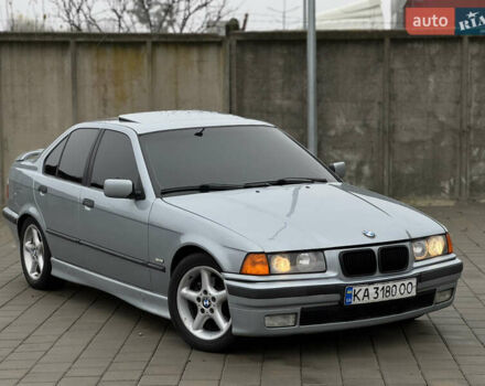 Серый БМВ 3 Серия, объемом двигателя 1.8 л и пробегом 254 тыс. км за 3550 $, фото 1 на Automoto.ua
