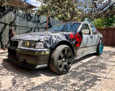 Серый БМВ 3 Серия, объемом двигателя 4 л и пробегом 10 тыс. км за 10000 $, фото 1 на Automoto.ua