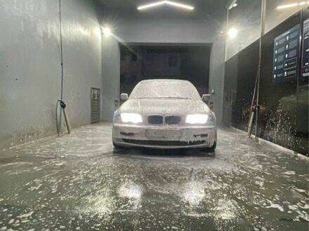 Серый БМВ 3 Серия, объемом двигателя 3 л и пробегом 380 тыс. км за 2600 $, фото 1 на Automoto.ua