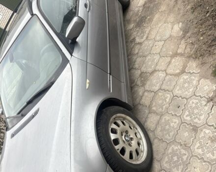 Серый БМВ 3 Серия, объемом двигателя 2 л и пробегом 390 тыс. км за 3600 $, фото 1 на Automoto.ua