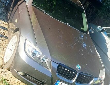 Серый БМВ 3 Серия, объемом двигателя 2 л и пробегом 249 тыс. км за 7500 $, фото 1 на Automoto.ua