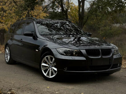 Серый БМВ 3 Серия, объемом двигателя 2 л и пробегом 282 тыс. км за 8000 $, фото 1 на Automoto.ua
