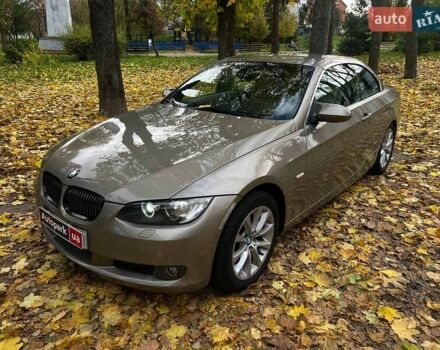 Серый БМВ 3 Серия, объемом двигателя 3 л и пробегом 215 тыс. км за 10640 $, фото 1 на Automoto.ua