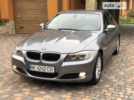 БМВ 3 Серия 2009 в Ровно на Automoto.ua Серый БМВ 3 Серия, объемом двигателя 2 л и пробегом 200 тыс. км за 9300 $, фото 1 на Automoto.ua
