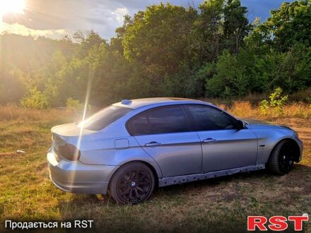 Серый БМВ 3 Серия, объемом двигателя 3 л и пробегом 26200 тыс. км за 9800 $, фото 1 на Automoto.ua