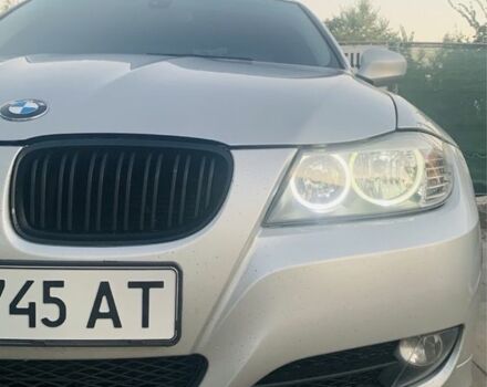 Серый БМВ 3 Серия, объемом двигателя 3 л и пробегом 300 тыс. км за 8899 $, фото 1 на Automoto.ua