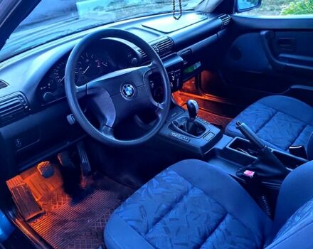 Синий БМВ 3 Серия, объемом двигателя 1.6 л и пробегом 231 тыс. км за 3800 $, фото 2 на Automoto.ua