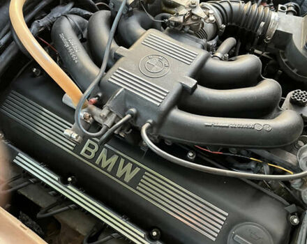 Синій БМВ 3 Серія, об'ємом двигуна 2 л та пробігом 400 тис. км за 2600 $, фото 9 на Automoto.ua