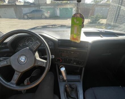 Синій БМВ 3 Серія, об'ємом двигуна 1.8 л та пробігом 150 тис. км за 2400 $, фото 7 на Automoto.ua