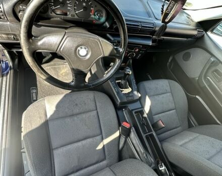 Синий БМВ 3 Серия, объемом двигателя 1.8 л и пробегом 300 тыс. км за 2350 $, фото 3 на Automoto.ua