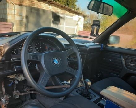 Синий БМВ 3 Серия, объемом двигателя 1.8 л и пробегом 250 тыс. км за 1350 $, фото 7 на Automoto.ua