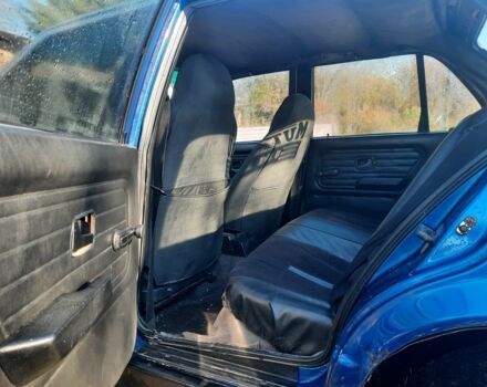 Синий БМВ 3 Серия, объемом двигателя 1.8 л и пробегом 250 тыс. км за 1350 $, фото 6 на Automoto.ua