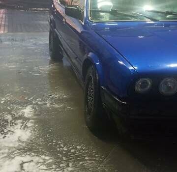 Синий БМВ 3 Серия, объемом двигателя 1.8 л и пробегом 350 тыс. км за 1500 $, фото 2 на Automoto.ua