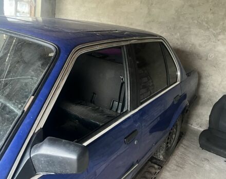 Синій БМВ 3 Серія, об'ємом двигуна 1.8 л та пробігом 350 тис. км за 700 $, фото 1 на Automoto.ua