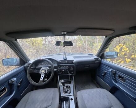 Синій БМВ 3 Серія, об'ємом двигуна 1.8 л та пробігом 352 тис. км за 1200 $, фото 4 на Automoto.ua