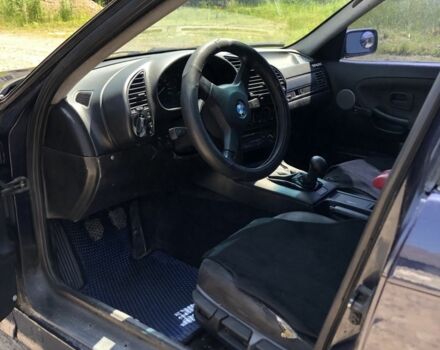 Синий БМВ 3 Серия, объемом двигателя 1.8 л и пробегом 280 тыс. км за 1500 $, фото 7 на Automoto.ua