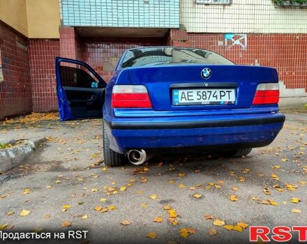 Синий БМВ 3 Серия, объемом двигателя 2 л и пробегом 334 тыс. км за 3700 $, фото 6 на Automoto.ua