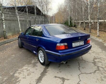 Синий БМВ 3 Серия, объемом двигателя 1.8 л и пробегом 550 тыс. км за 1950 $, фото 6 на Automoto.ua