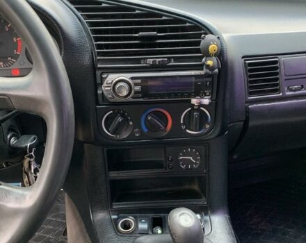 Синий БМВ 3 Серия, объемом двигателя 1.8 л и пробегом 550 тыс. км за 1950 $, фото 14 на Automoto.ua