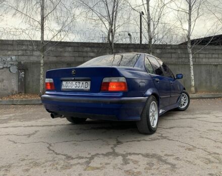 Синий БМВ 3 Серия, объемом двигателя 1.8 л и пробегом 550 тыс. км за 1950 $, фото 5 на Automoto.ua