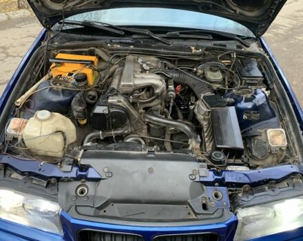 Синий БМВ 3 Серия, объемом двигателя 1.8 л и пробегом 550 тыс. км за 1950 $, фото 17 на Automoto.ua