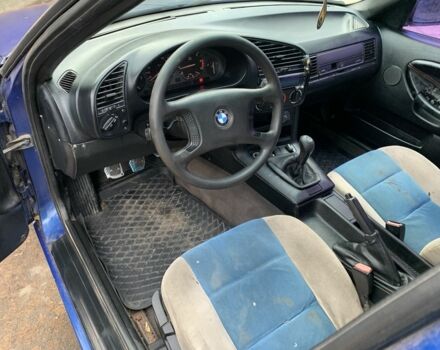 Синий БМВ 3 Серия, объемом двигателя 1.8 л и пробегом 550 тыс. км за 1950 $, фото 12 на Automoto.ua