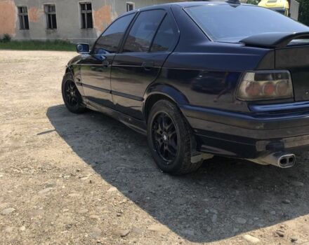 Синий БМВ 3 Серия, объемом двигателя 1.8 л и пробегом 280 тыс. км за 1500 $, фото 5 на Automoto.ua