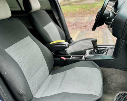 Синий БМВ 3 Серия, объемом двигателя 1.6 л и пробегом 265 тыс. км за 1750 $, фото 16 на Automoto.ua