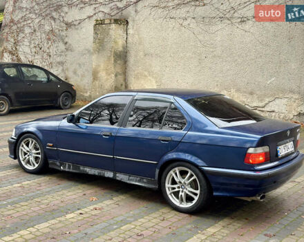 Синий БМВ 3 Серия, объемом двигателя 1.6 л и пробегом 265 тыс. км за 1750 $, фото 5 на Automoto.ua