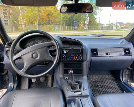 Синій БМВ 3 Серія, об'ємом двигуна 1.6 л та пробігом 374 тис. км за 2300 $, фото 13 на Automoto.ua