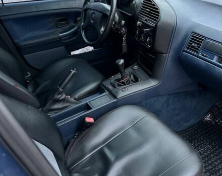 Синий БМВ 3 Серия, объемом двигателя 1.6 л и пробегом 200 тыс. км за 1700 $, фото 5 на Automoto.ua