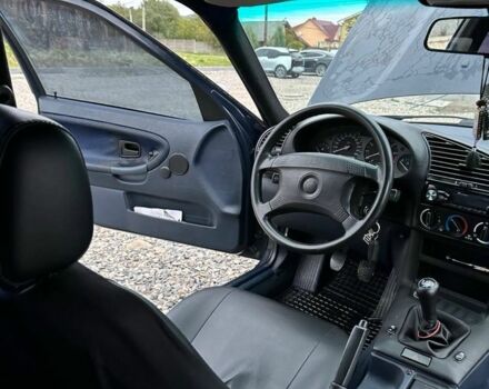 Синий БМВ 3 Серия, объемом двигателя 1.6 л и пробегом 200 тыс. км за 1700 $, фото 6 на Automoto.ua