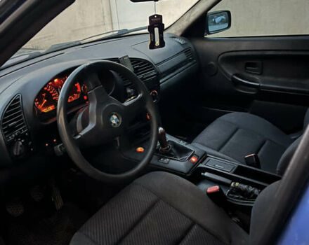 Синій БМВ 3 Серія, об'ємом двигуна 1.8 л та пробігом 285 тис. км за 2600 $, фото 8 на Automoto.ua