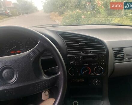 Синий БМВ 3 Серия, объемом двигателя 1.8 л и пробегом 200 тыс. км за 2500 $, фото 6 на Automoto.ua