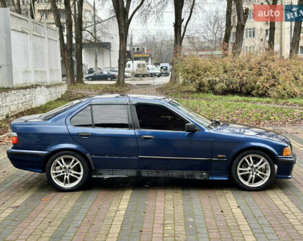 Синий БМВ 3 Серия, объемом двигателя 1.6 л и пробегом 265 тыс. км за 1750 $, фото 8 на Automoto.ua