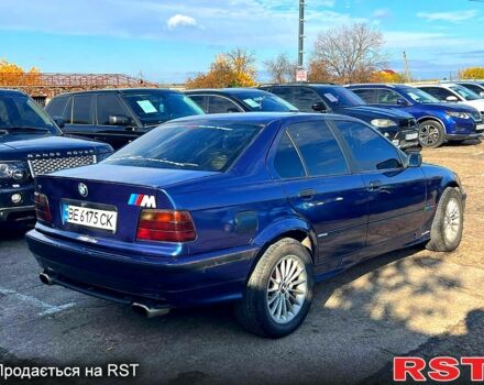 Синий БМВ 3 Серия, объемом двигателя 1.8 л и пробегом 211 тыс. км за 2400 $, фото 4 на Automoto.ua