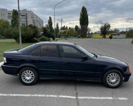 Синій БМВ 3 Серія, об'ємом двигуна 1.8 л та пробігом 379 тис. км за 2400 $, фото 2 на Automoto.ua