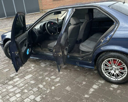 Синій БМВ 3 Серія, об'ємом двигуна 1.6 л та пробігом 312 тис. км за 2400 $, фото 5 на Automoto.ua