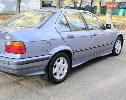 Синий БМВ 3 Серия, объемом двигателя 1.8 л и пробегом 240 тыс. км за 2800 $, фото 3 на Automoto.ua