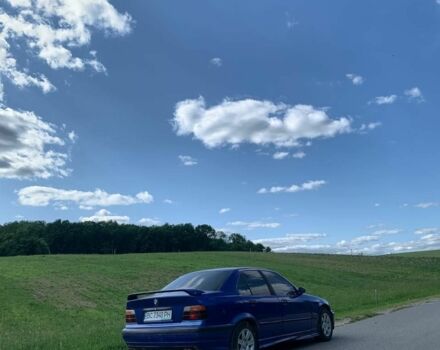 Синій БМВ 3 Серія, об'ємом двигуна 1.8 л та пробігом 1000 тис. км за 1700 $, фото 2 на Automoto.ua