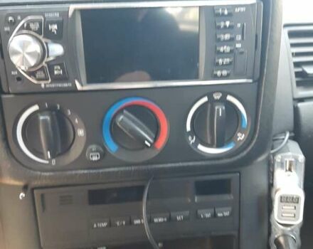 Синій БМВ 3 Серія, об'ємом двигуна 1.8 л та пробігом 357 тис. км за 3300 $, фото 12 на Automoto.ua