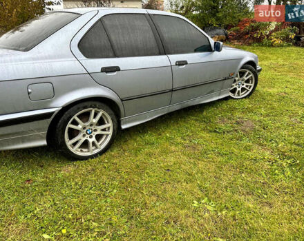 Синій БМВ 3 Серія, об'ємом двигуна 1.8 л та пробігом 600 тис. км за 3400 $, фото 16 на Automoto.ua