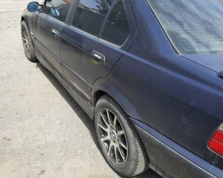 Синій БМВ 3 Серія, об'ємом двигуна 1.8 л та пробігом 357 тис. км за 3300 $, фото 14 на Automoto.ua