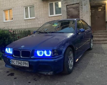 Синій БМВ 3 Серія, об'ємом двигуна 1.8 л та пробігом 1000 тис. км за 1700 $, фото 7 на Automoto.ua
